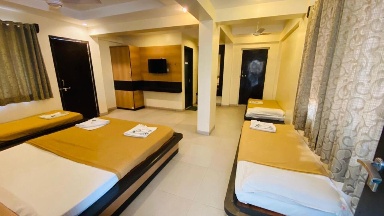Hotel Sai Gurusthan Sirdi Kültér fotó
